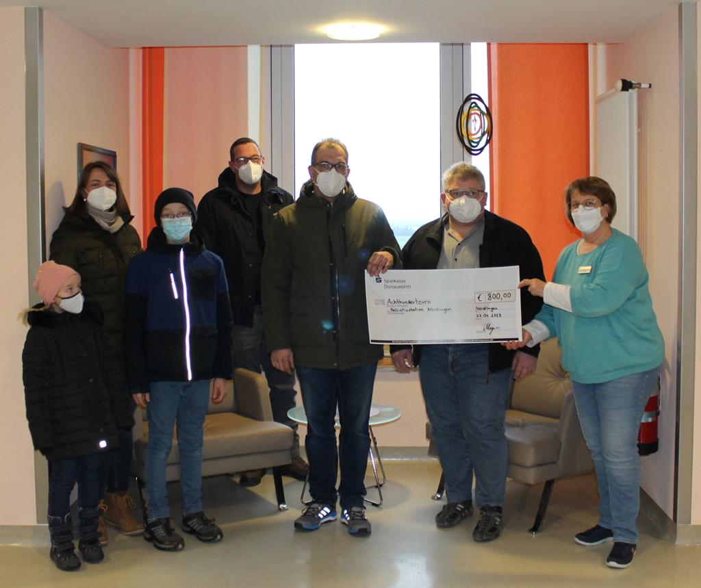 Spendenübergabe an die Palliativstation Nördlingen – Stopselclub zeigt soziales Engagement